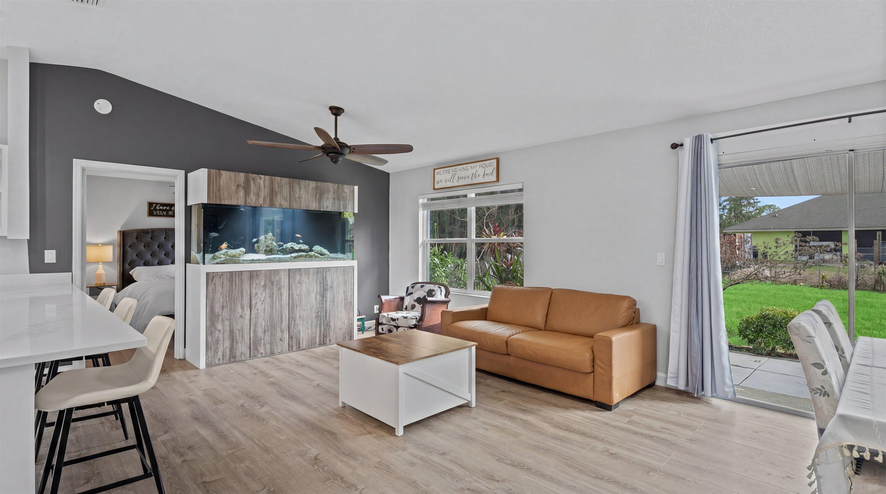 ACREAGE/LOXAHATCHEE - Residential