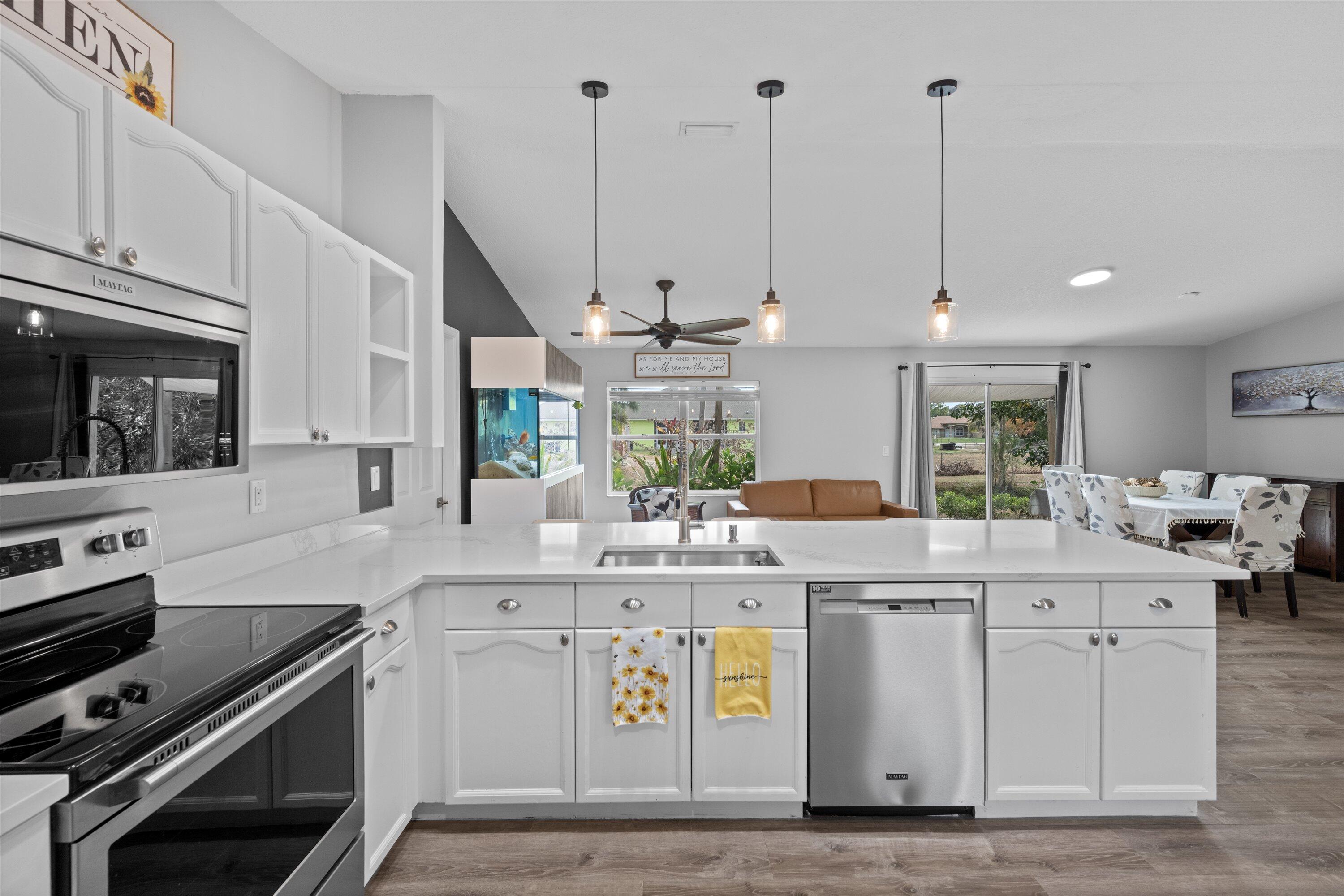 ACREAGE/LOXAHATCHEE - Residential