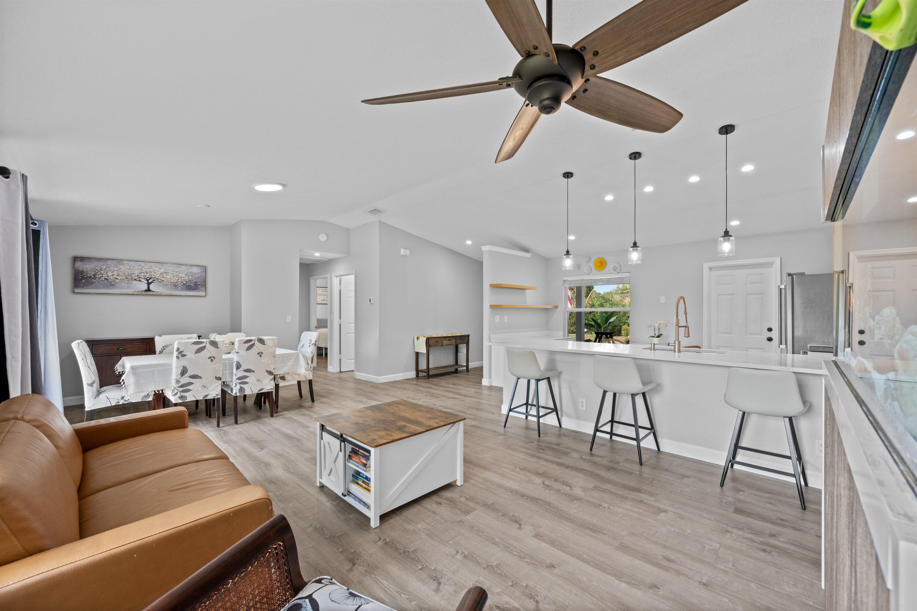 ACREAGE/LOXAHATCHEE - Residential