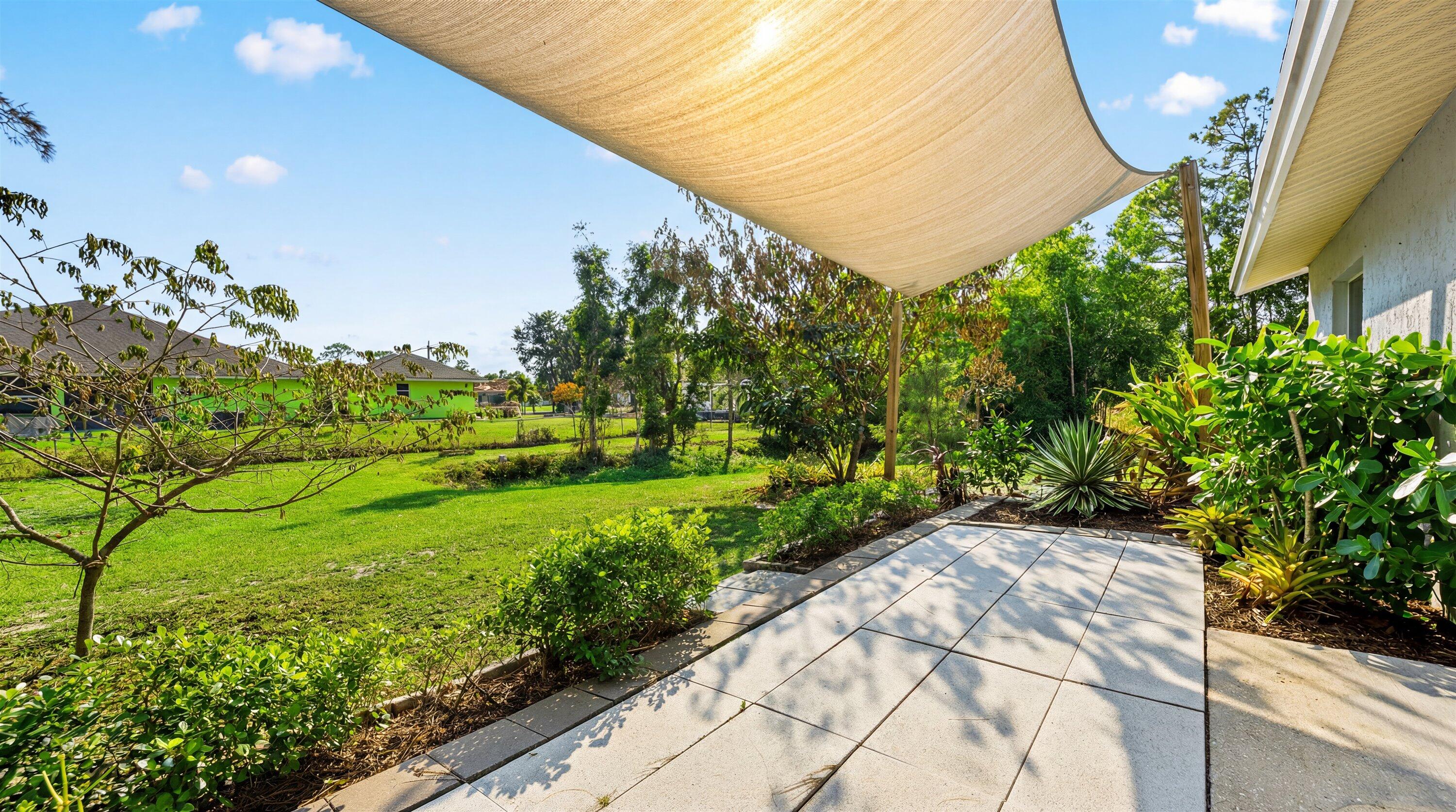 ACREAGE/LOXAHATCHEE - Residential