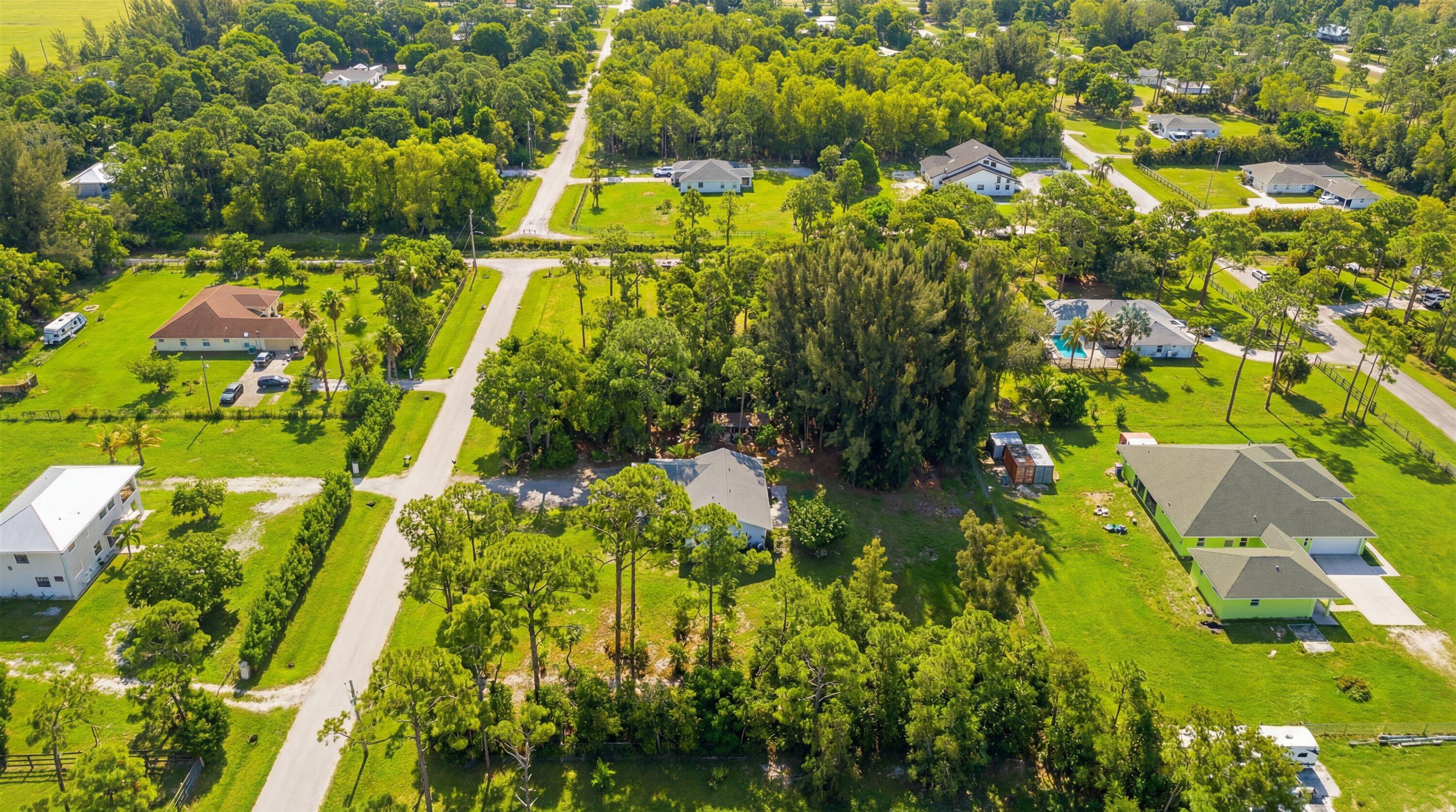 ACREAGE/LOXAHATCHEE - Residential