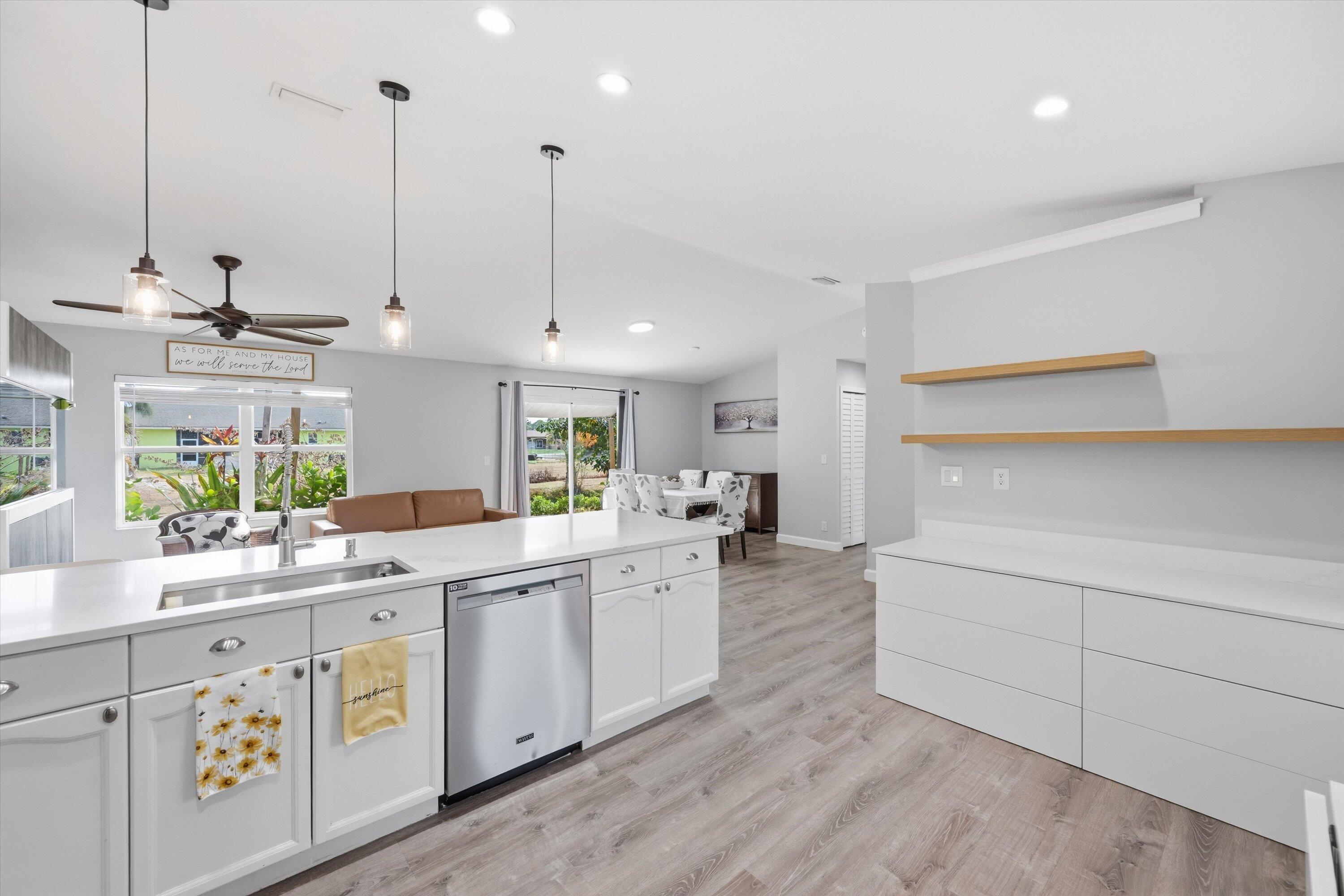 ACREAGE/LOXAHATCHEE - Residential