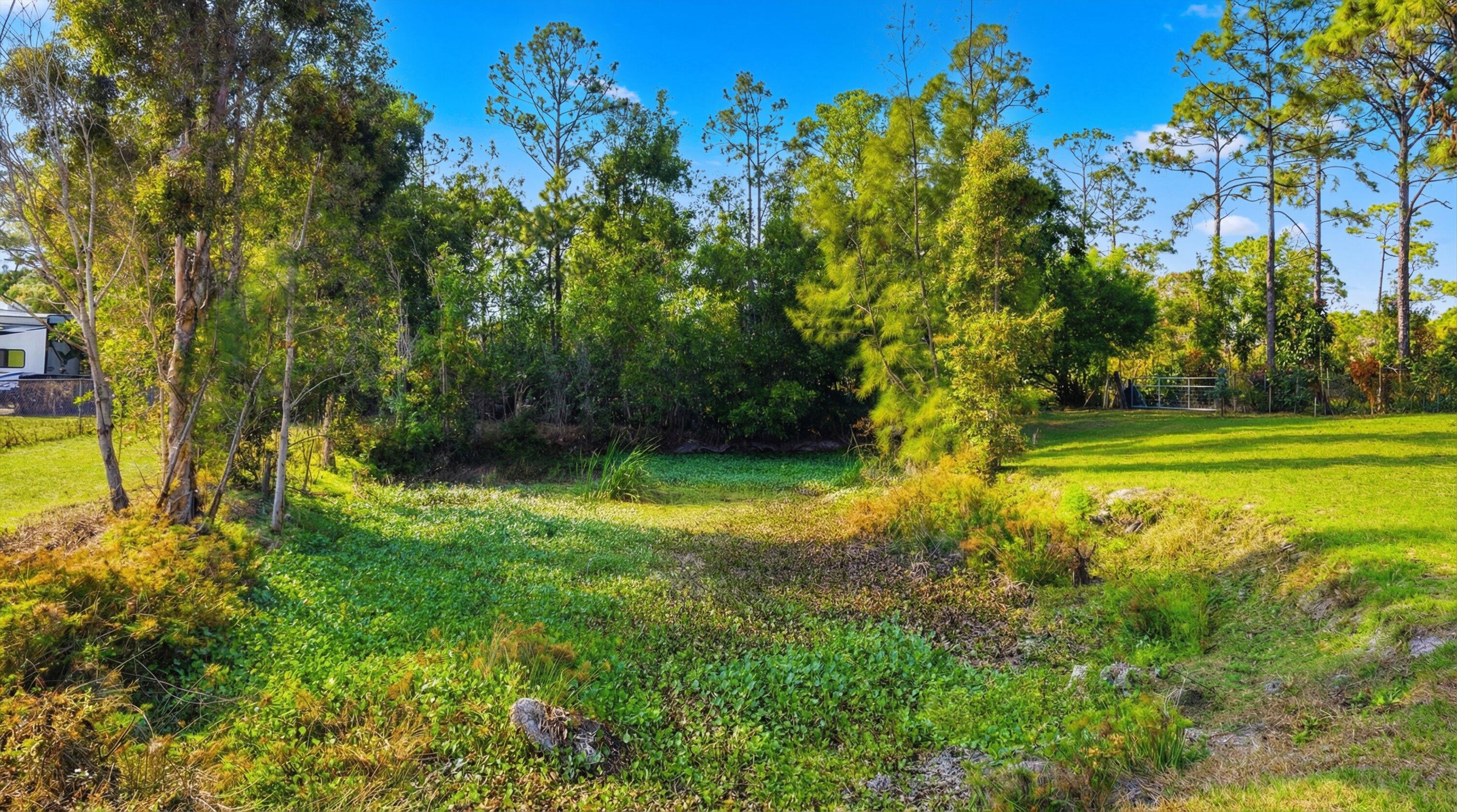 ACREAGE/LOXAHATCHEE - Residential