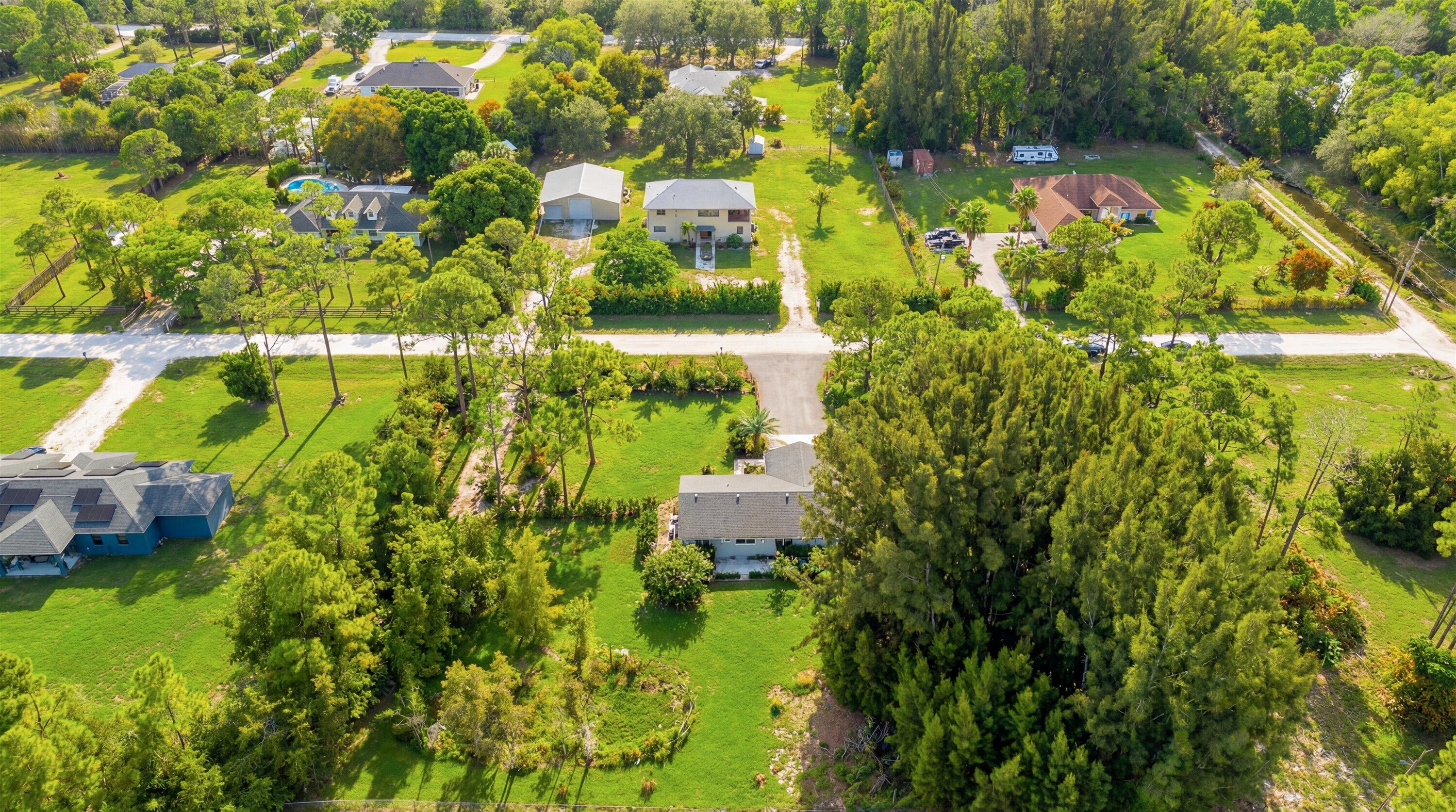 ACREAGE/LOXAHATCHEE - Residential