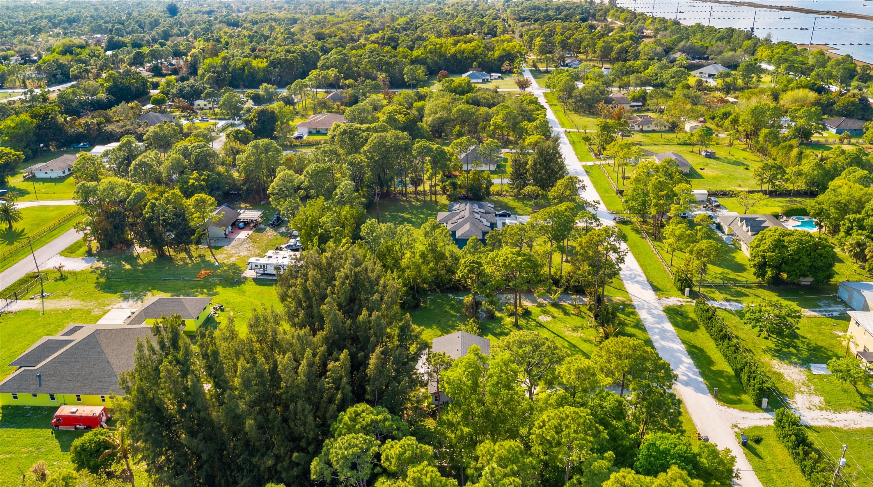 ACREAGE/LOXAHATCHEE - Residential