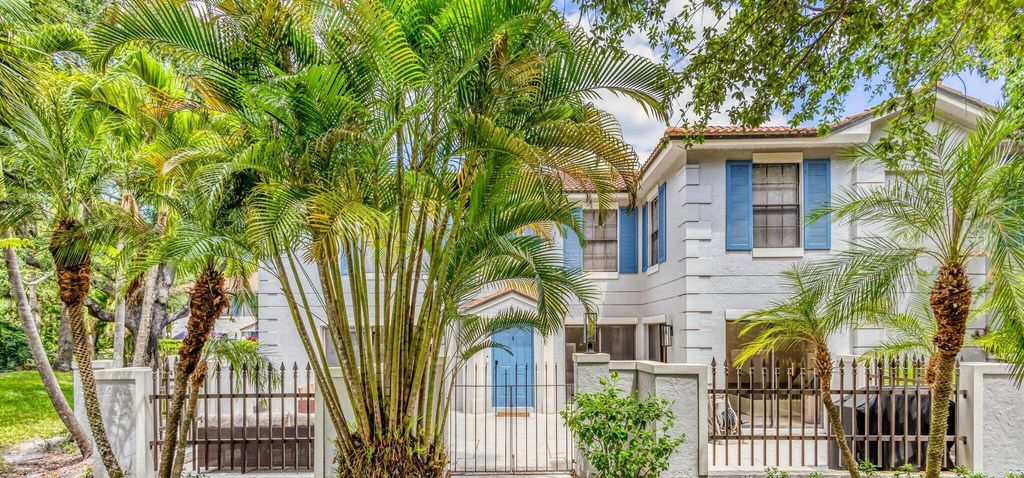 Photo of 355 Prestwick Circle #4, Palm Beach Gardens, FL 33418 (MLS # R11067903)