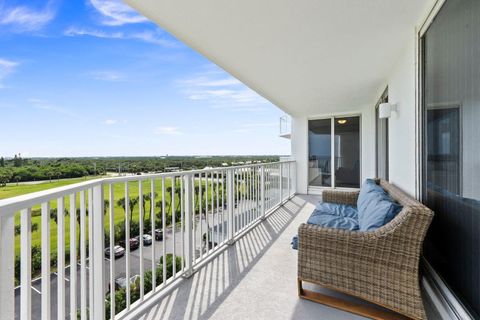 A home in Hutchinson Island