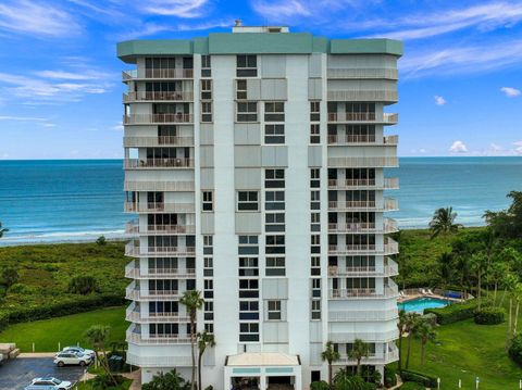 A home in Hutchinson Island