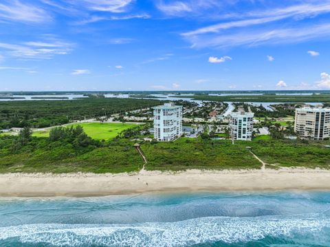 A home in Hutchinson Island