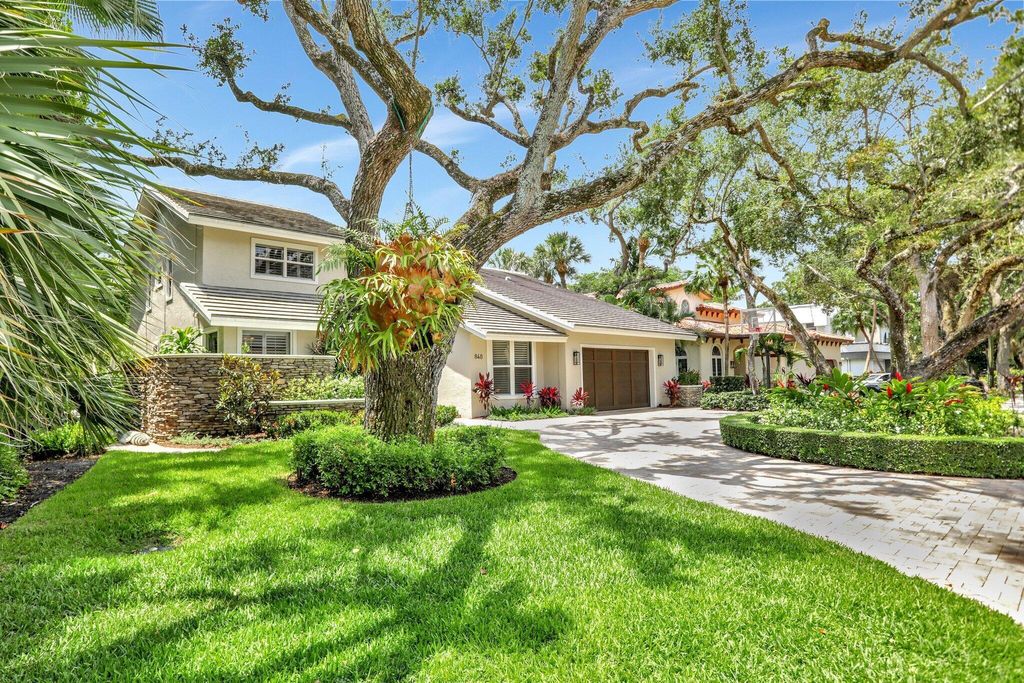 Photo of 840 SW 22nd Street, Boca Raton, FL 33486 (MLS # R10993125)