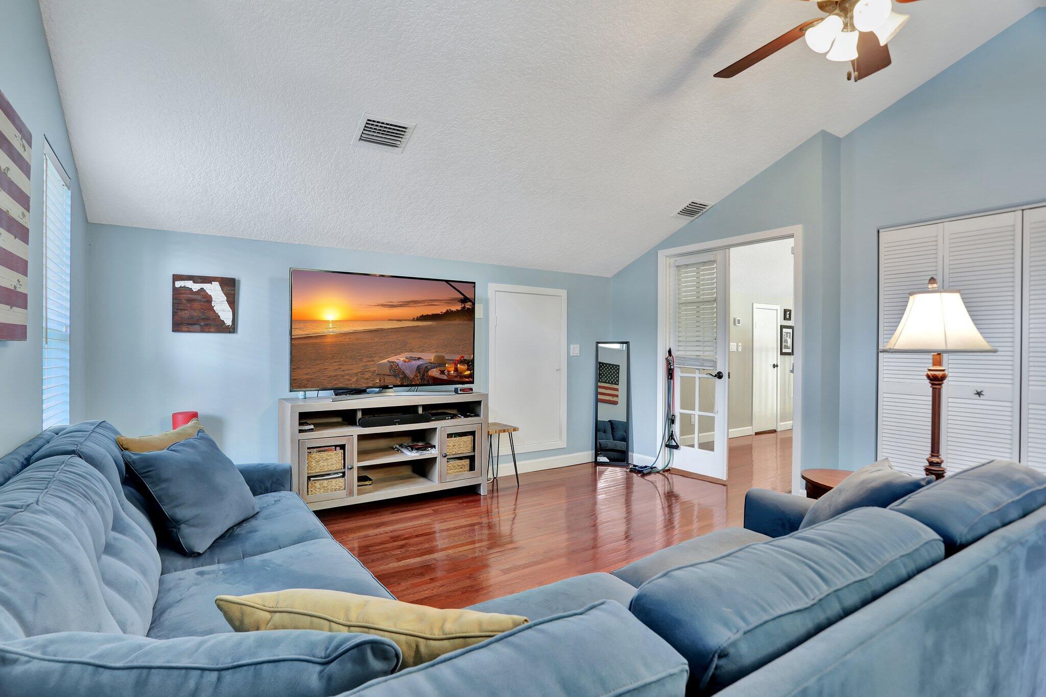 CARRIAGE TRADE - Residential