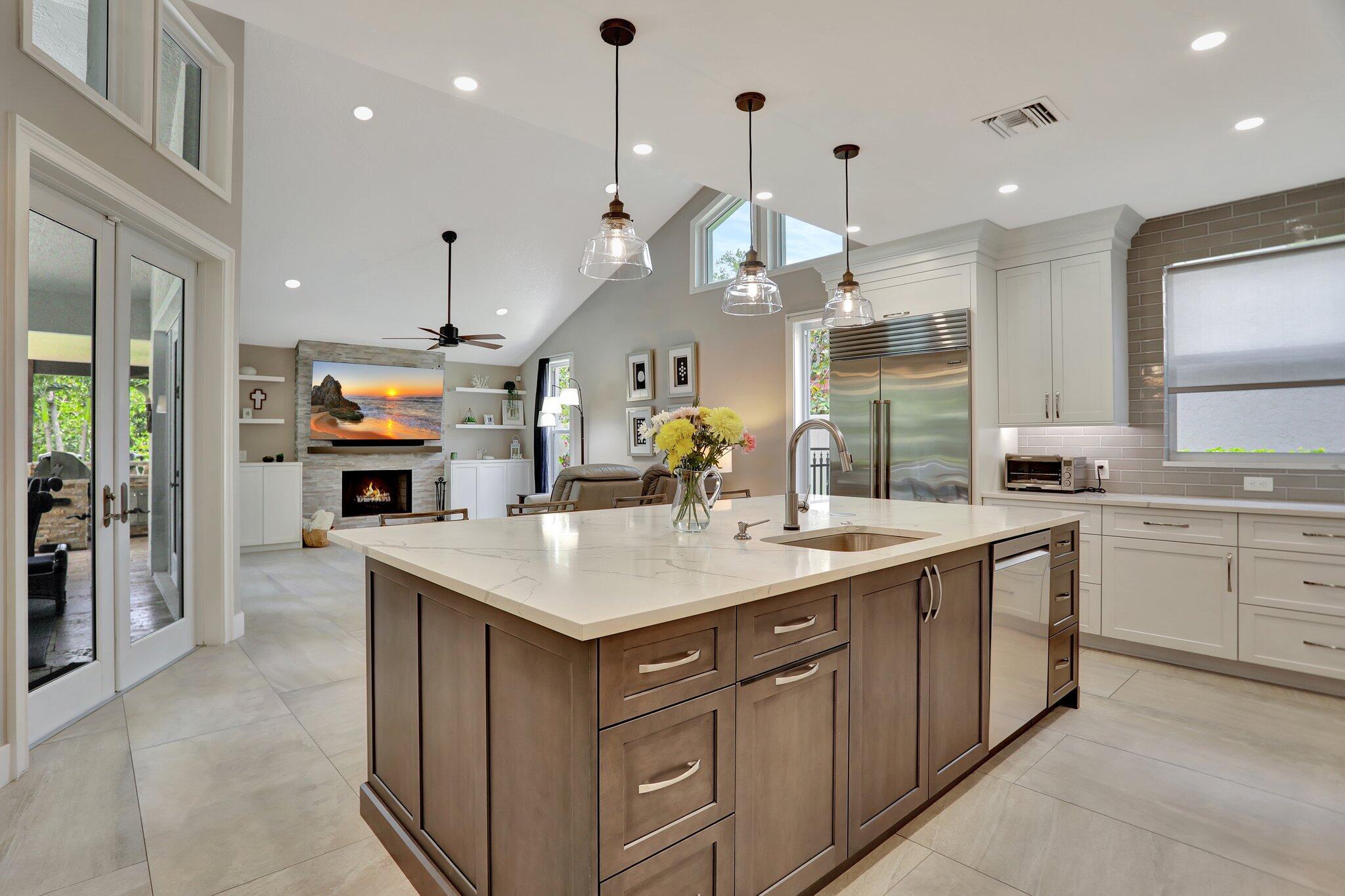 CARRIAGE TRADE - Residential