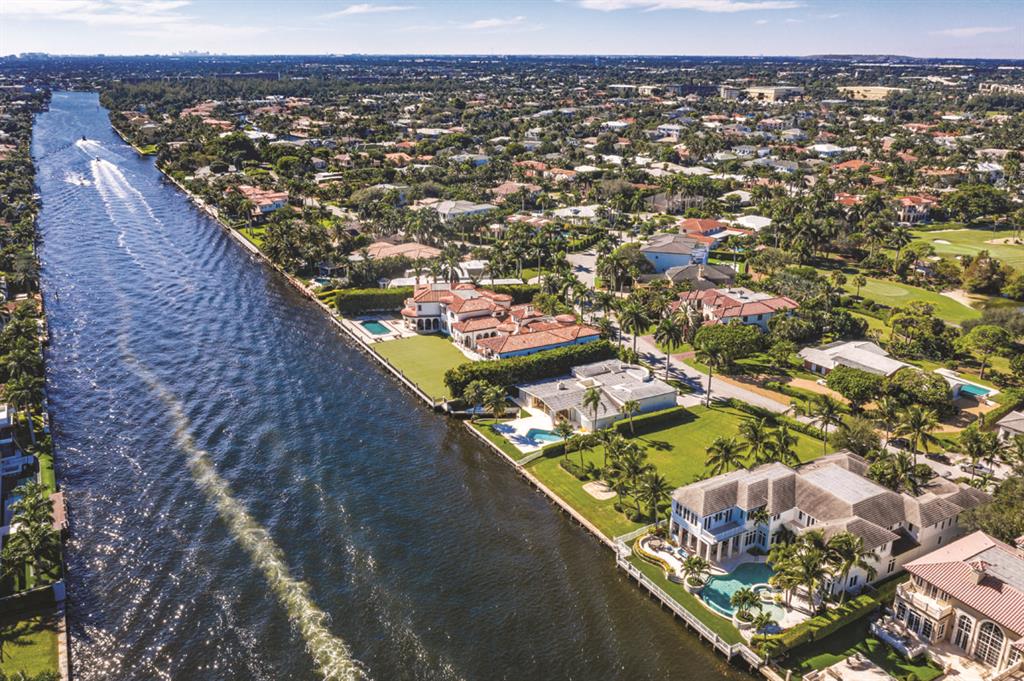 ROYAL PALM YACHT & COUNTRY CLUB - Land