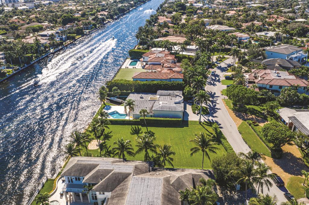 ROYAL PALM YACHT & COUNTRY CLUB - Land