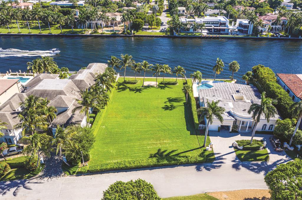 ROYAL PALM YACHT & COUNTRY CLUB - Land