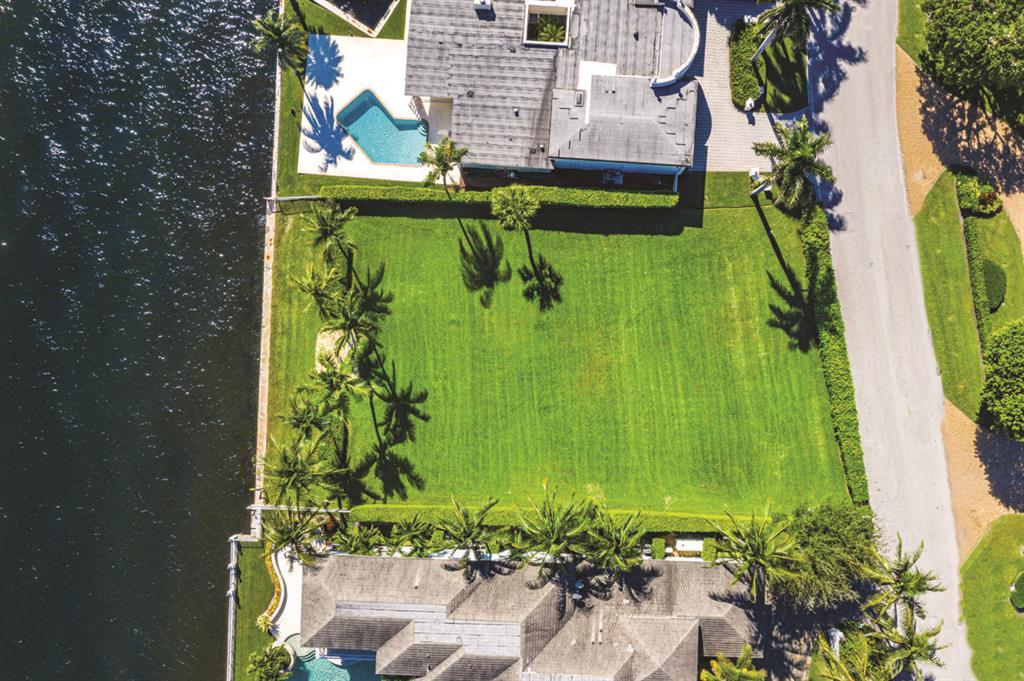 ROYAL PALM YACHT & COUNTRY CLUB - Land