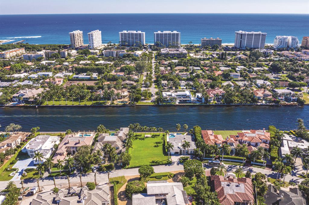 ROYAL PALM YACHT & COUNTRY CLUB - Land