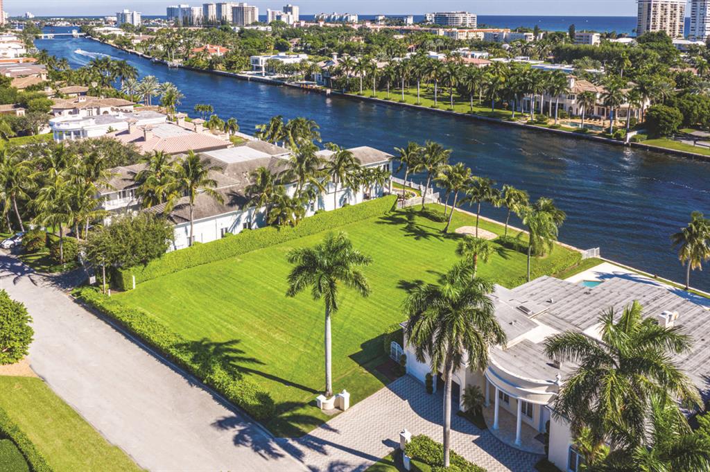 ROYAL PALM YACHT & COUNTRY CLUB - Land