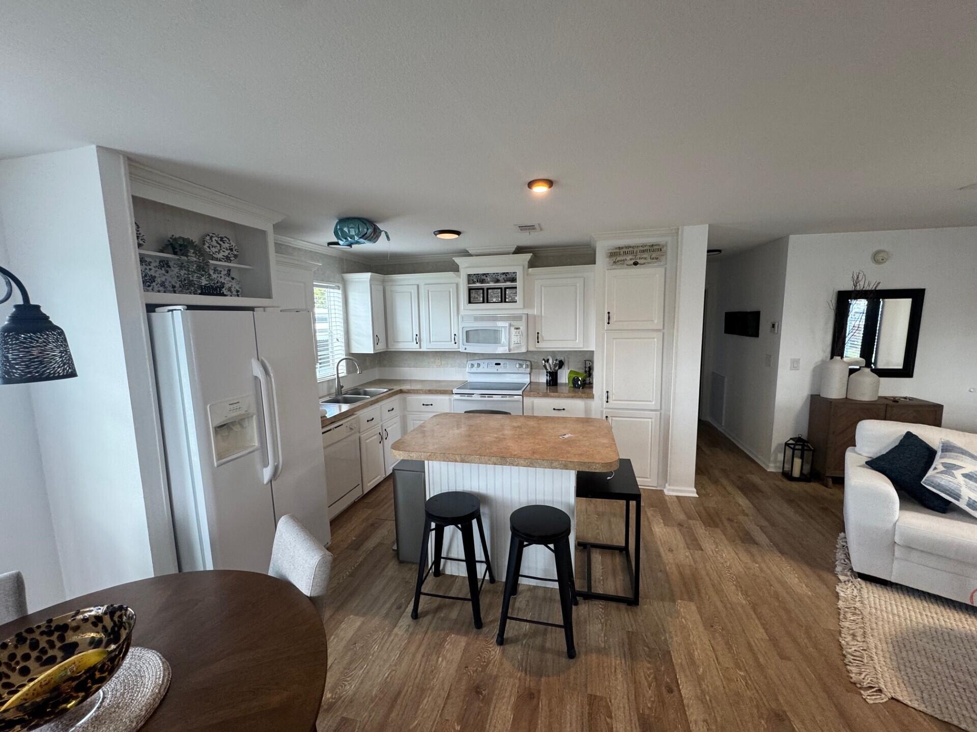 SEA MEADOWS - Residential