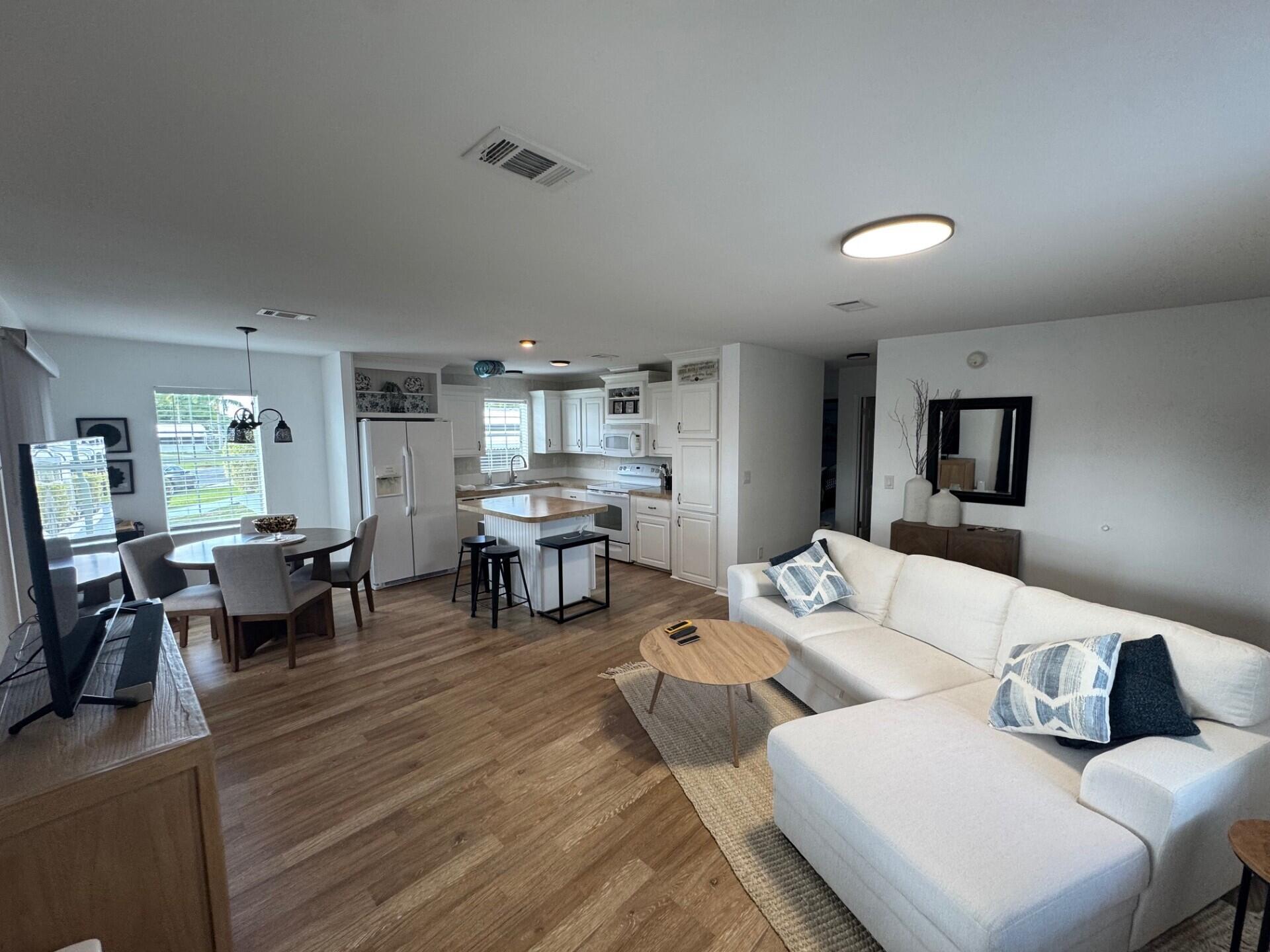 SEA MEADOWS - Residential