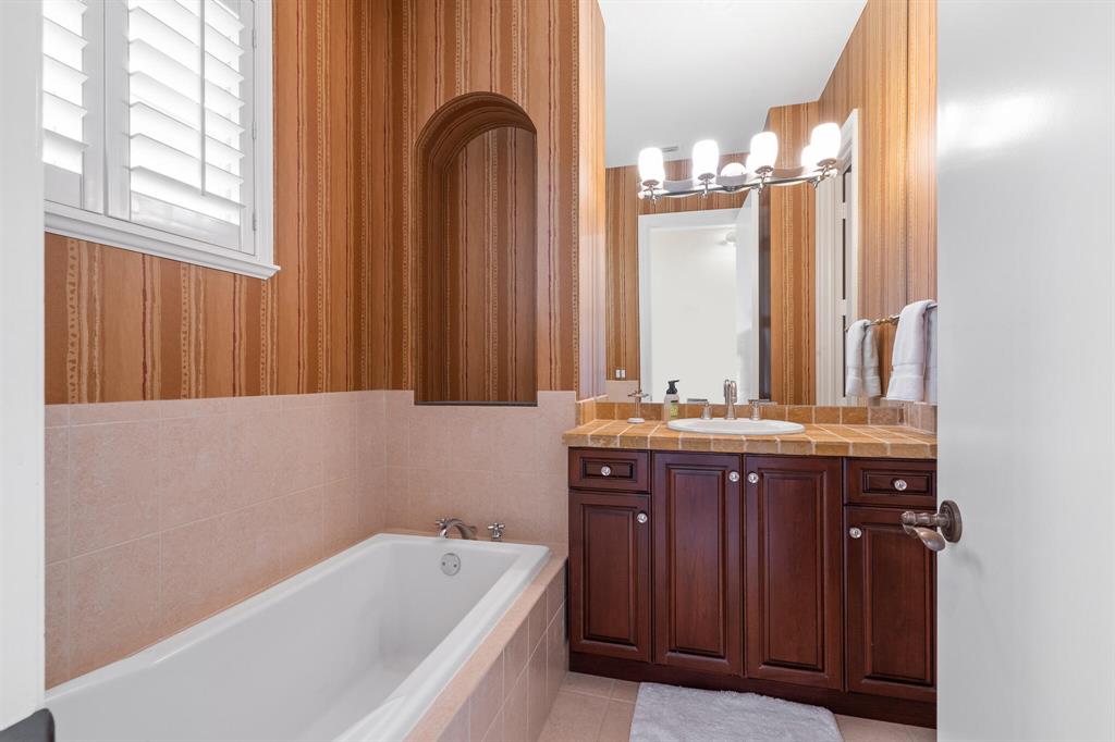 ADDISON RESERVE - Residential