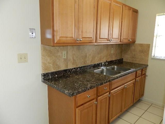 Oakland Park Second Add 1 - Residential Lease