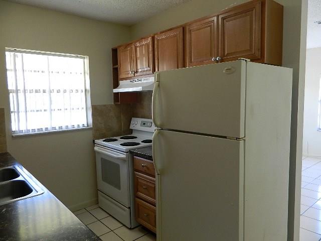 Oakland Park Second Add 1 - Residential Lease