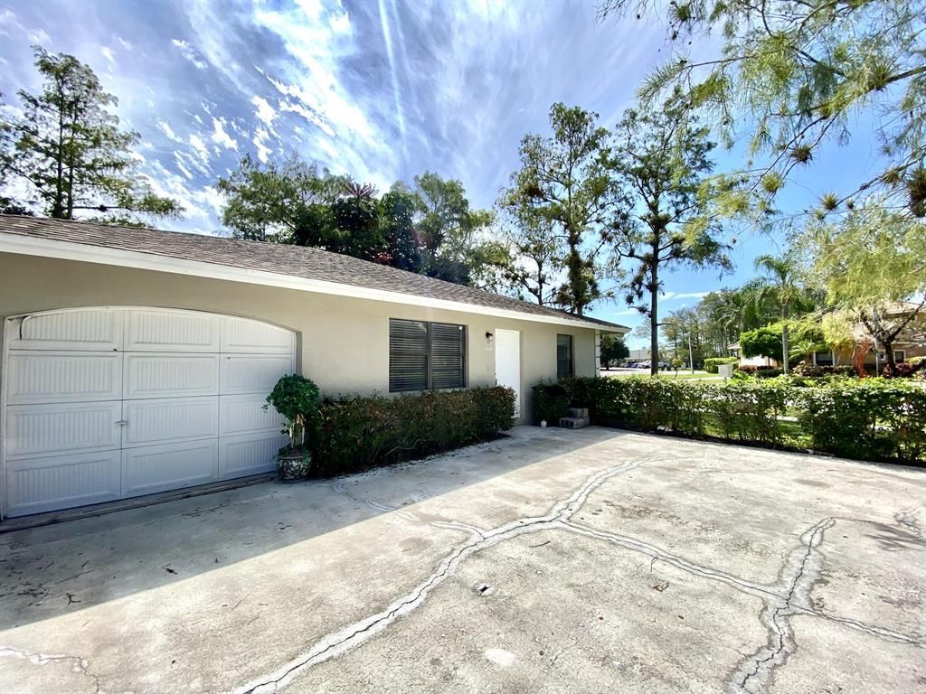 Photo of 1628 Hawthorne Place, Wellington, FL 33414 (MLS # R10818629)