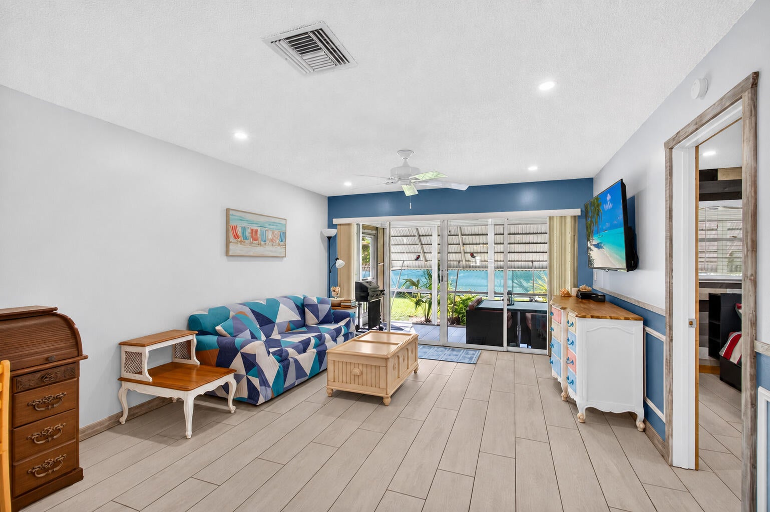812 Meadowlark Lane