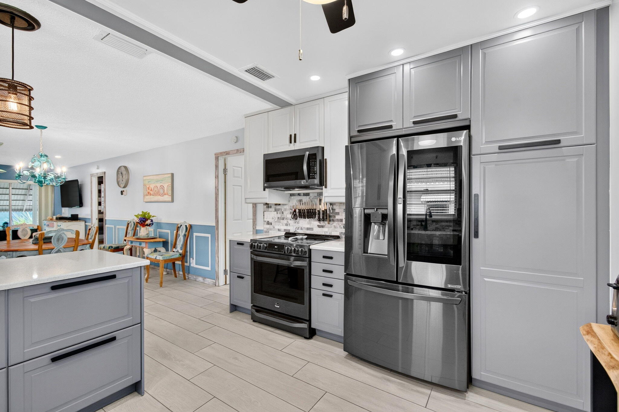 812 Meadowlark Lane