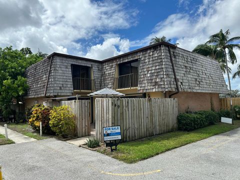 149 Lake Arbor Drive Palm Springs FL 33461