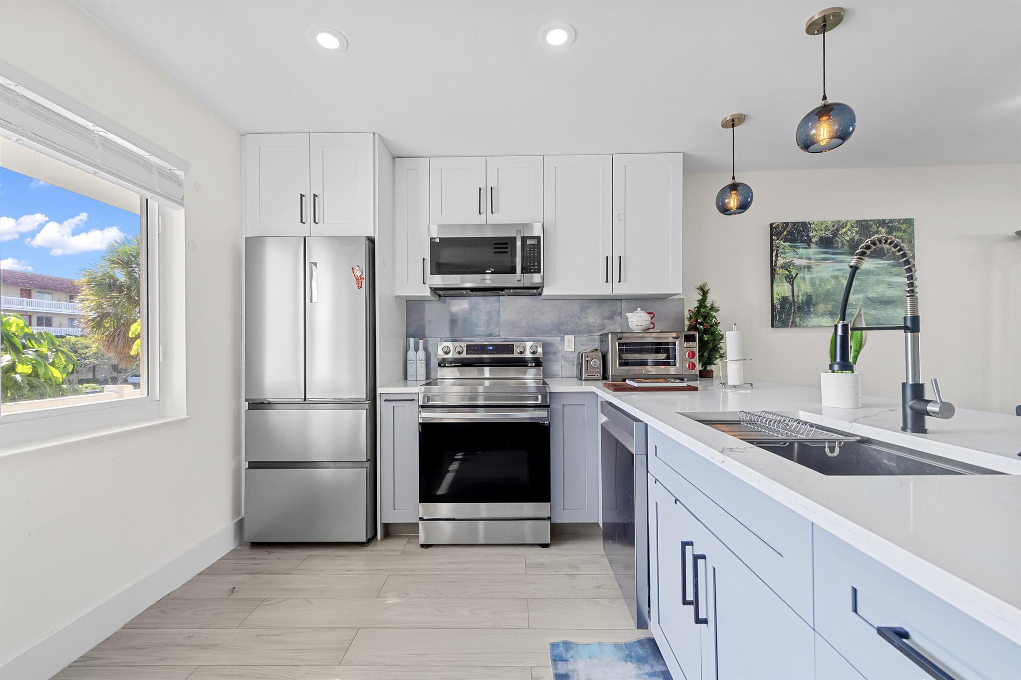 View photos, virtual tours, details... 3551 Inverrary Drive 203