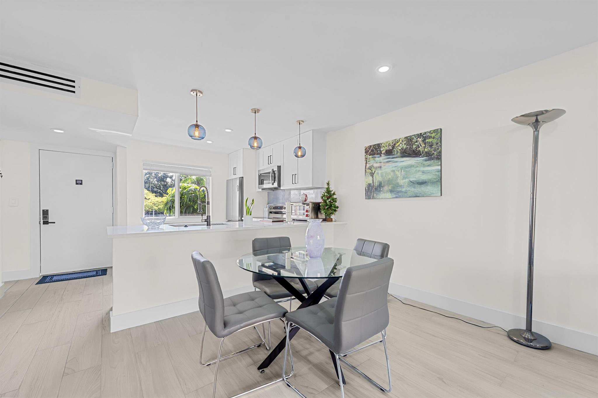 View photos, virtual tours, details... 3551 Inverrary Drive 203