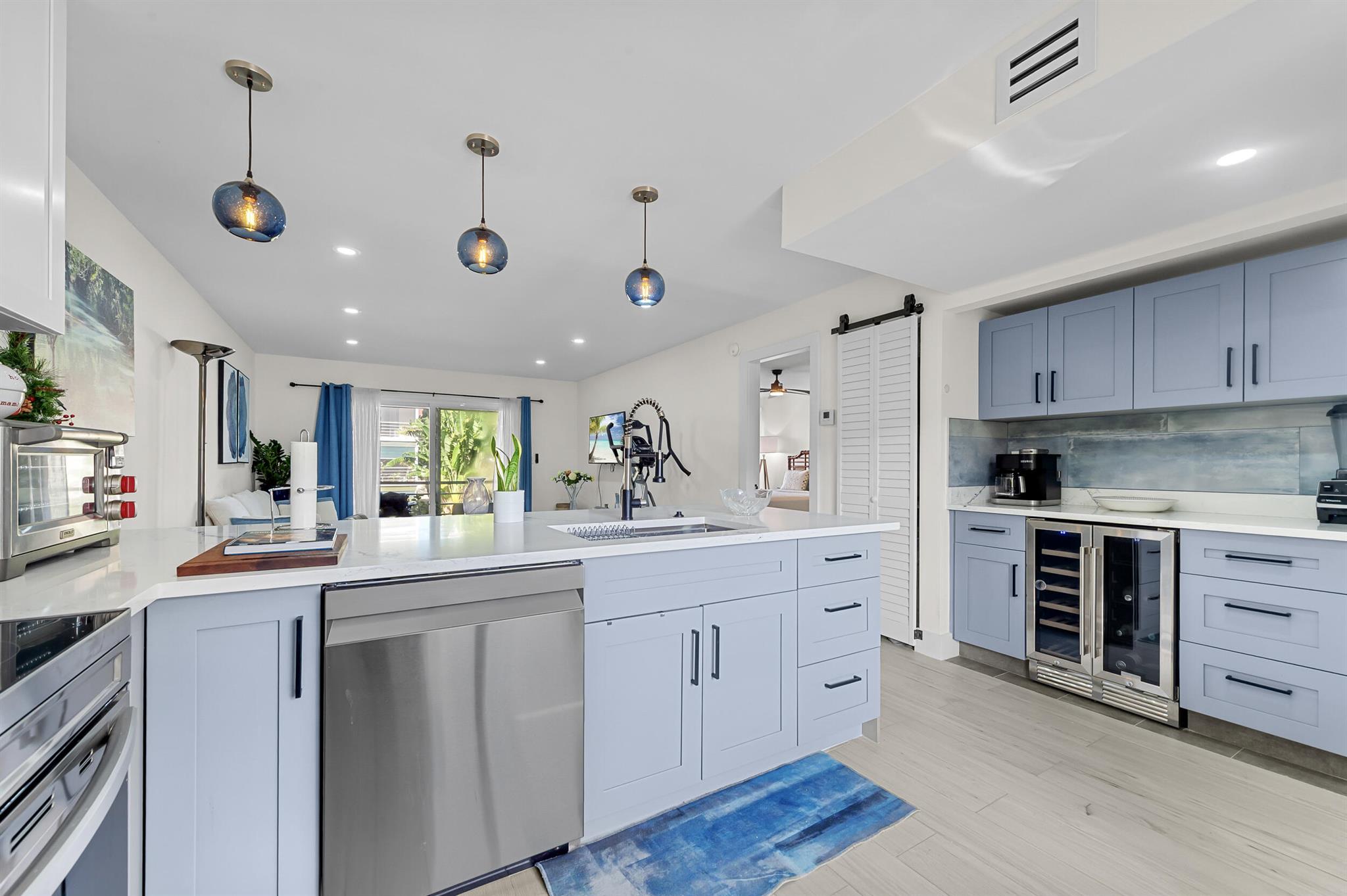 View photos, virtual tours, details... 3551 Inverrary Drive 203
