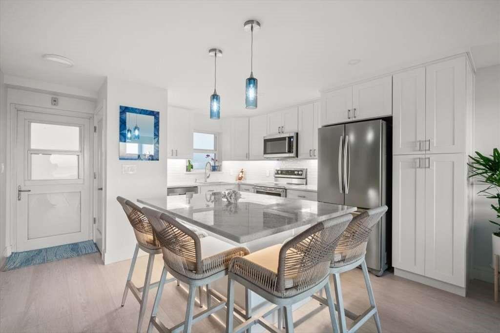 8 Briny Ave 404