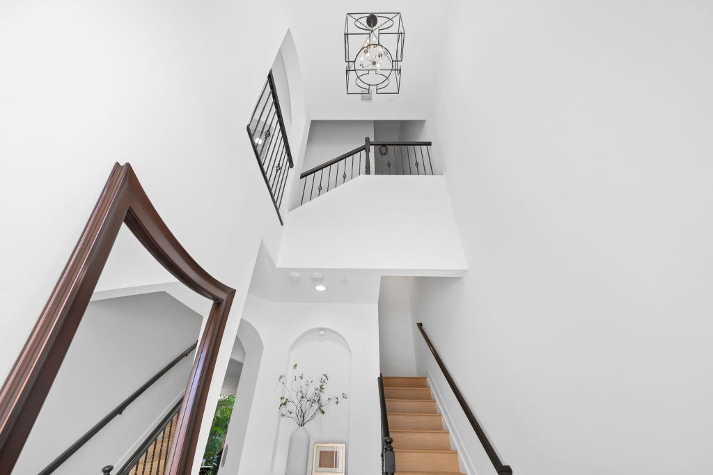 Photo of 613 NE FRANCESCA Lane, Boca Raton, FL 33487 (MLS # B26094168)