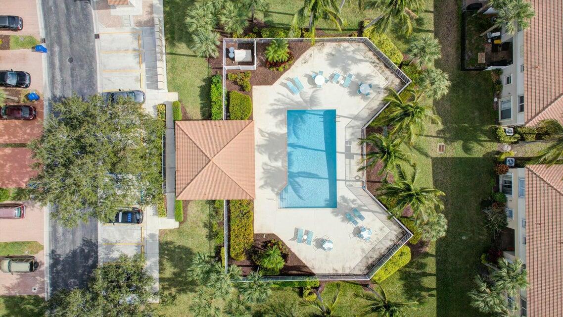 SEMINOLE GARDENS AT WOODB - Residential