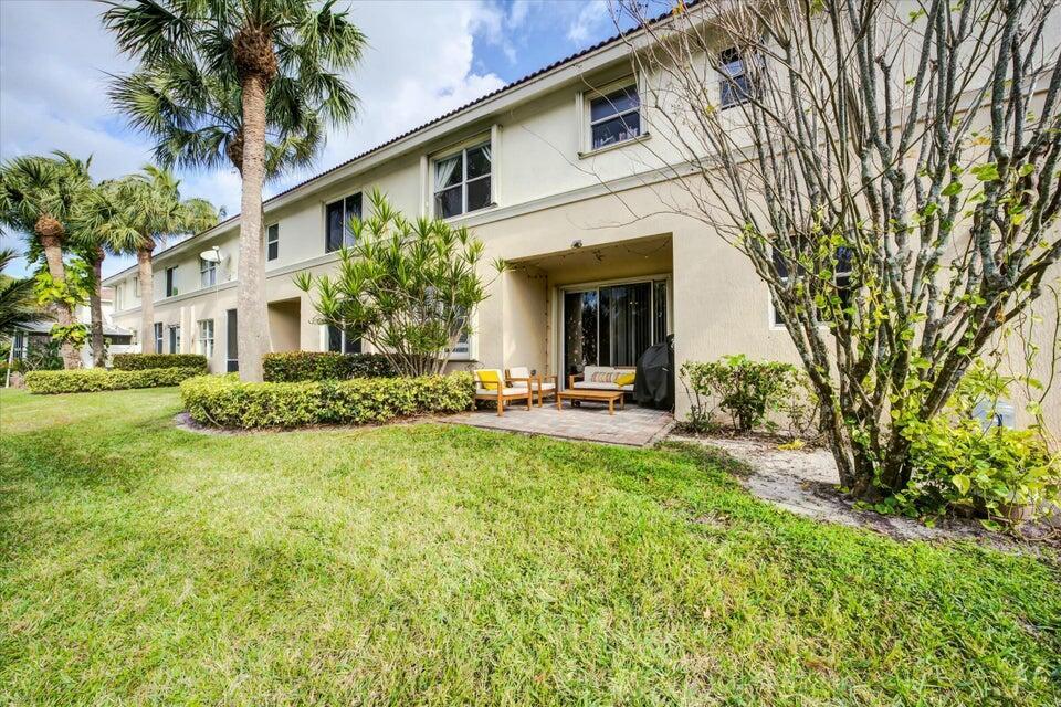 SEMINOLE GARDENS AT WOODB - Residential