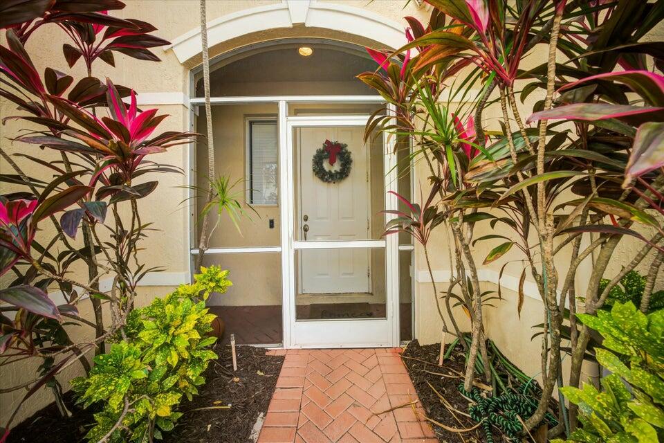 6145 Seminole Gardens Circle