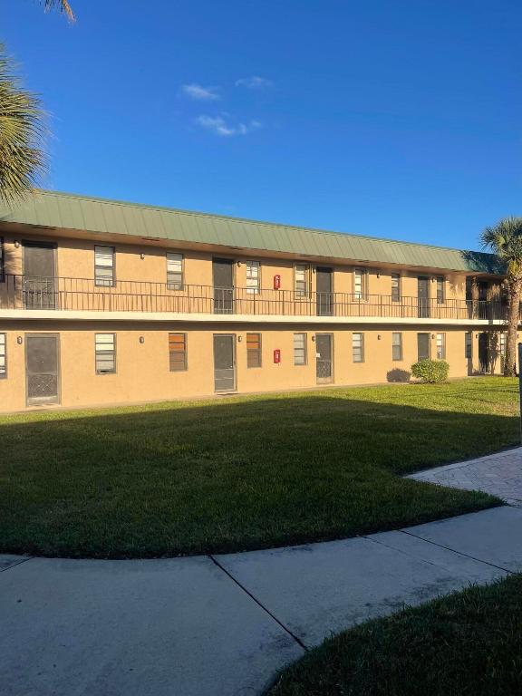 SIERRA CONDO APARTMENTS - Residential Lease