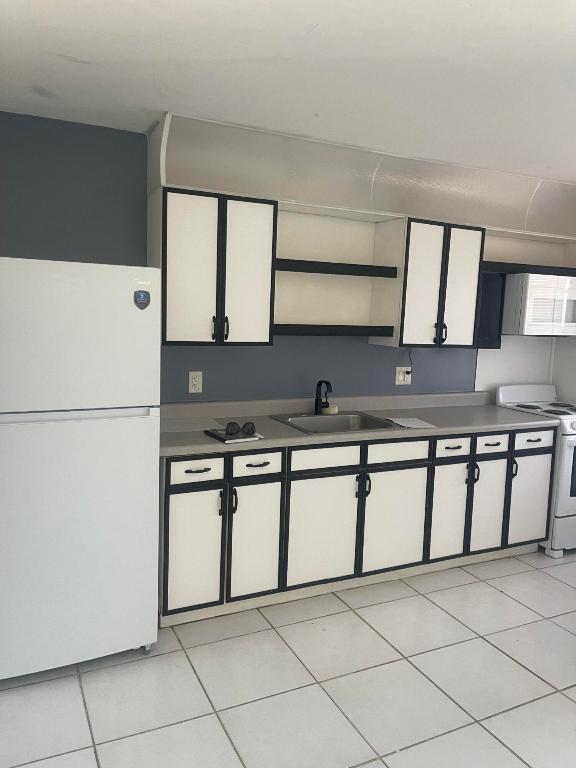 SIERRA CONDO APARTMENTS - Residential Lease