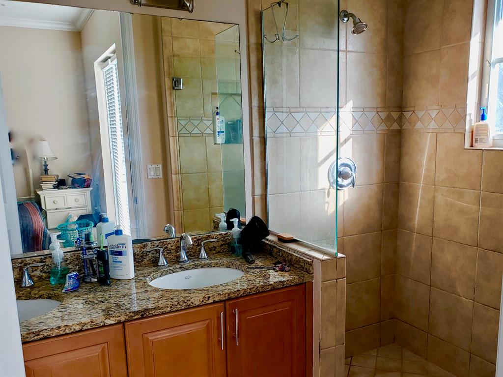 COCONUT COVE MARINA - Residential