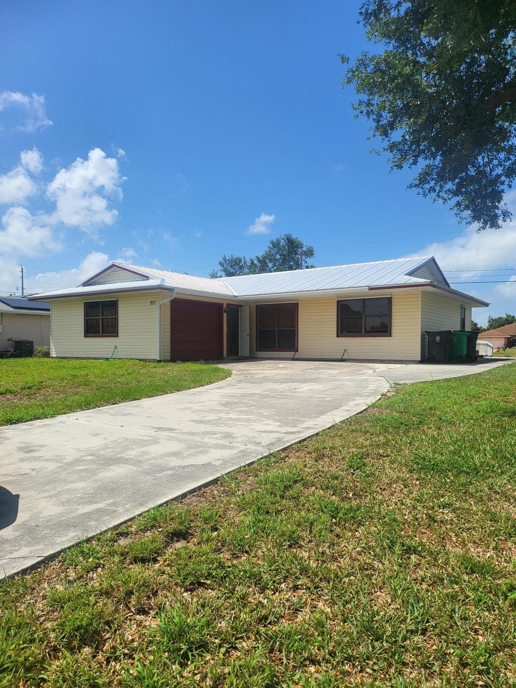Photo of 613 SW Pueblo Terrace, Port Saint Lucie, FL 34953 (MLS # B26018834)