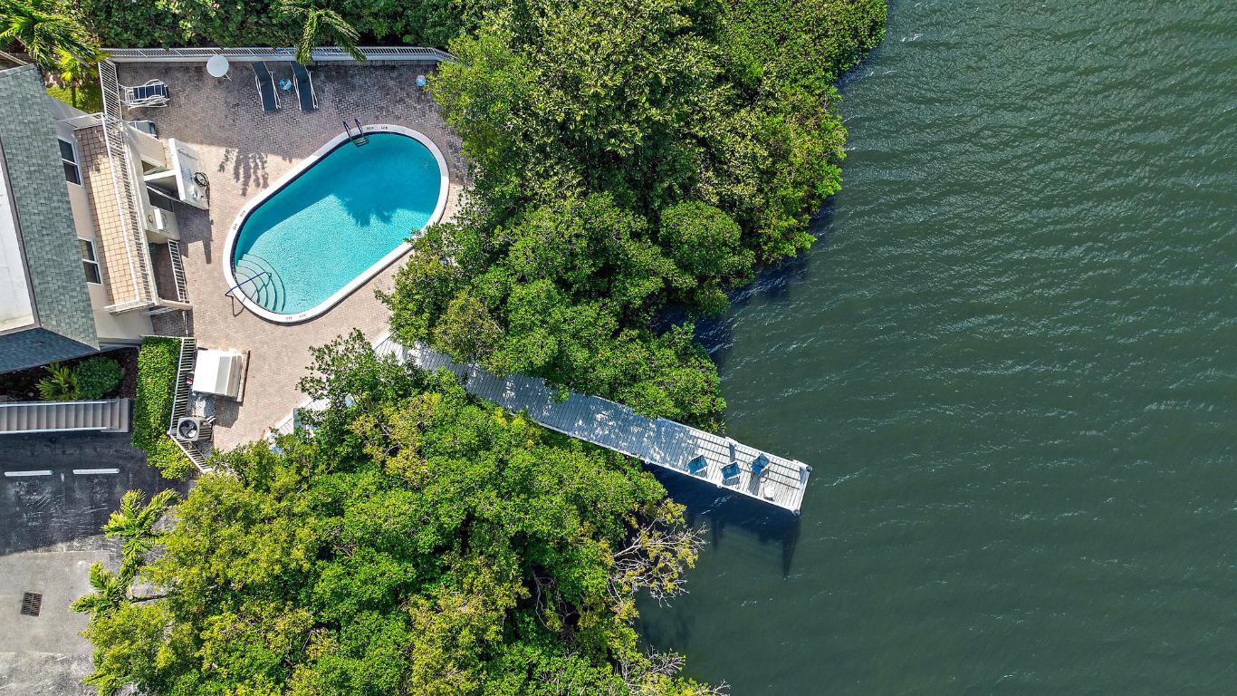 BARBICAN CONDO - Residential