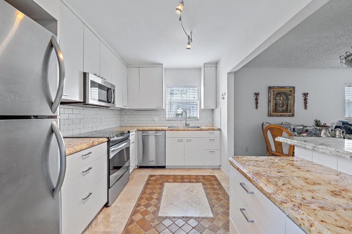 BARBICAN CONDO - Residential