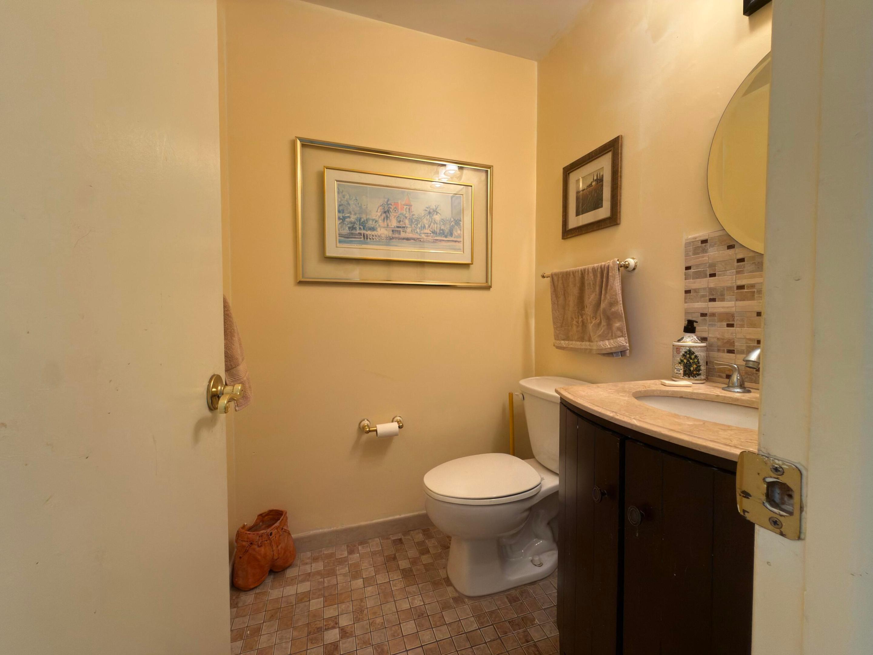 KINGS POINT FLANDERS A THRU T CONDOS - Residential