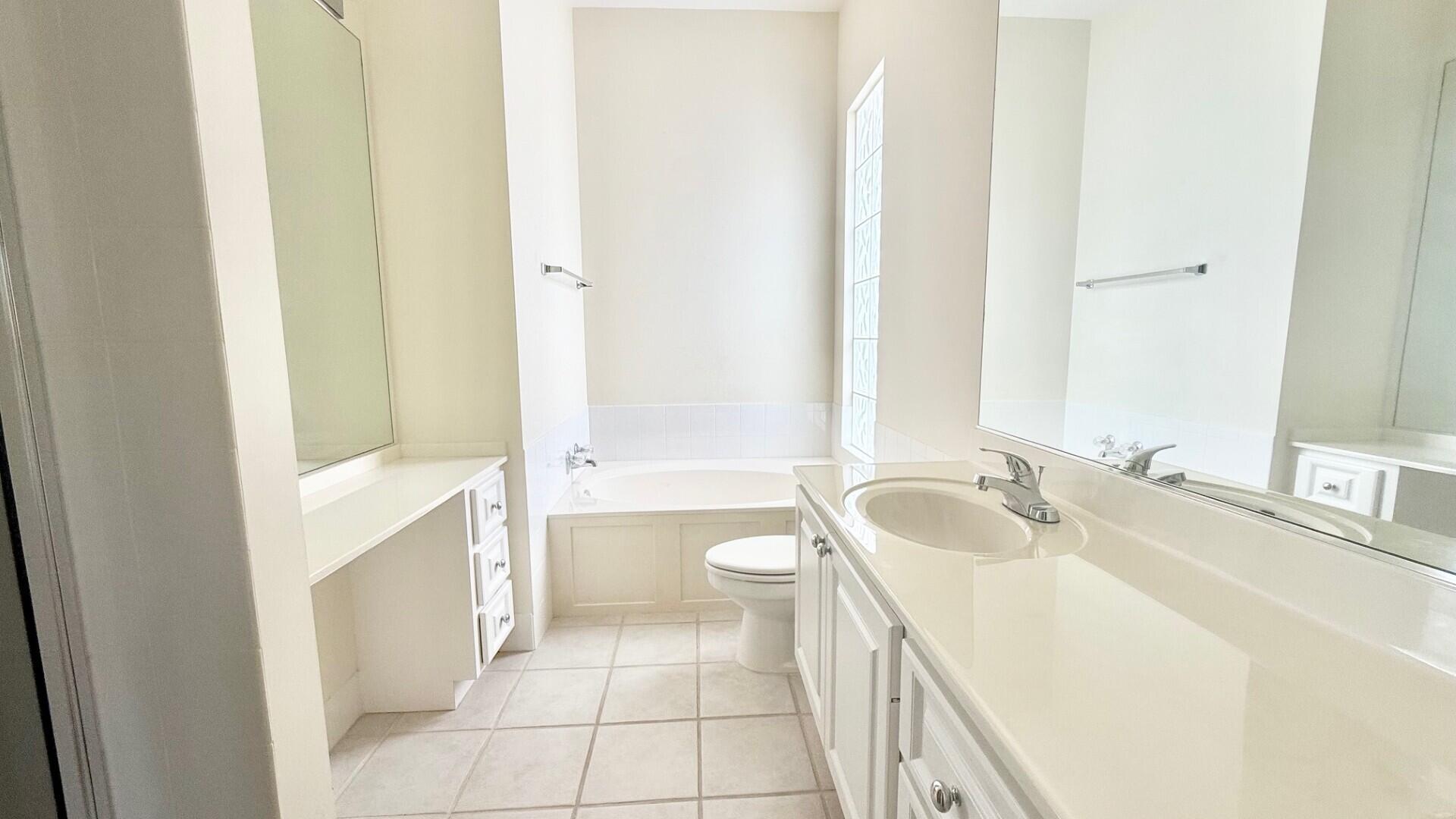 RIVERWALK - Residential