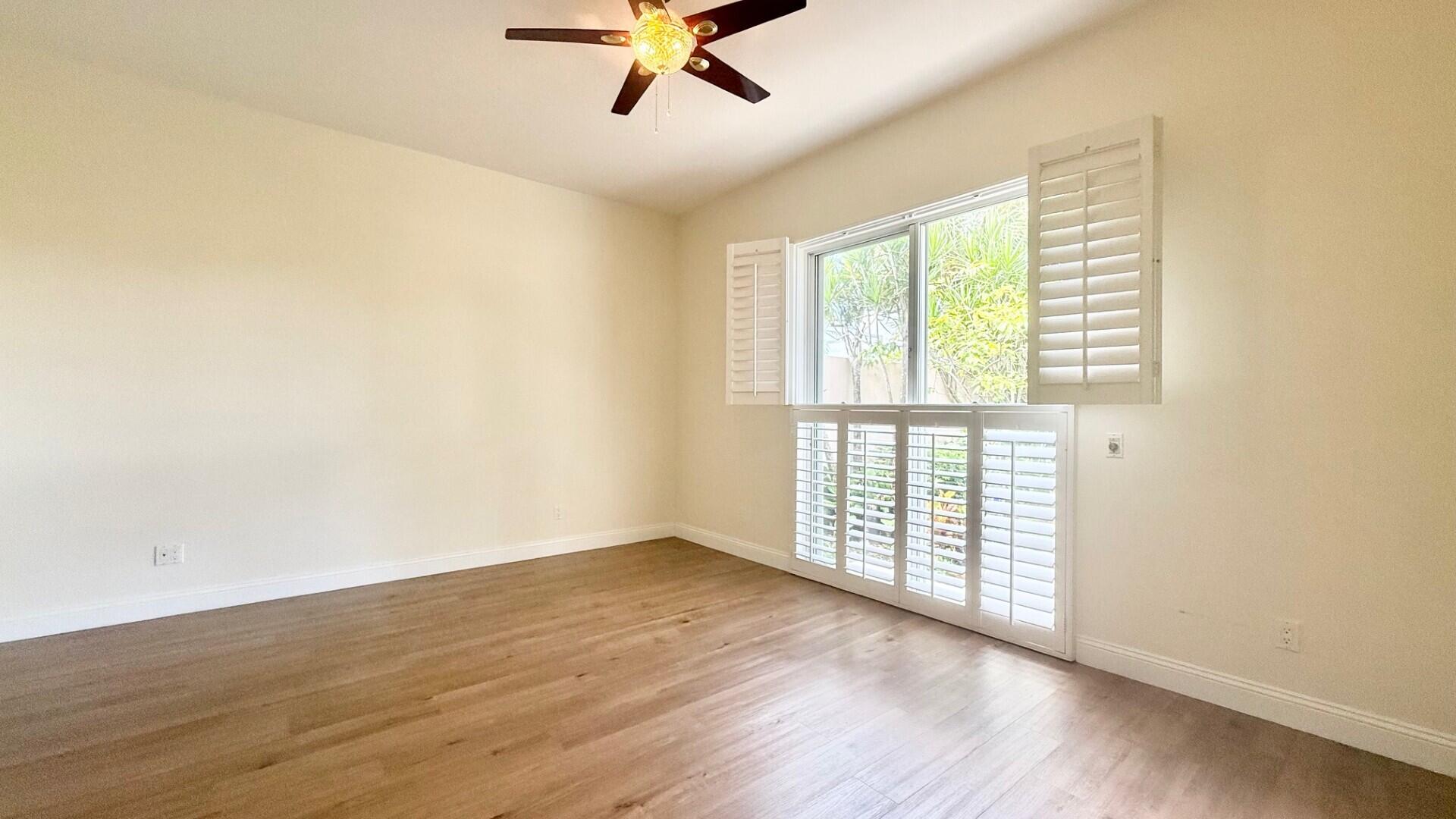 RIVERWALK - Residential