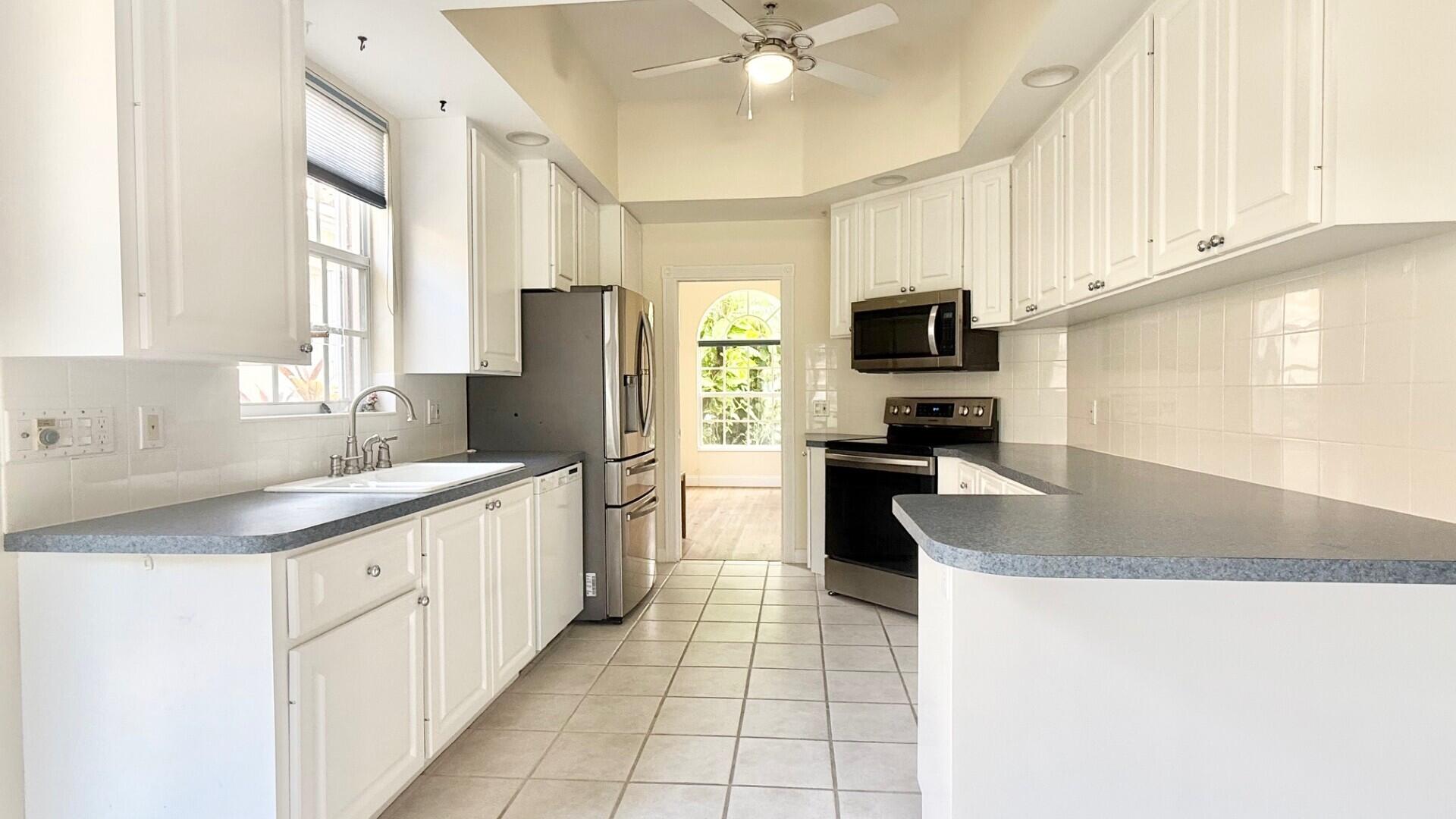 RIVERWALK - Residential