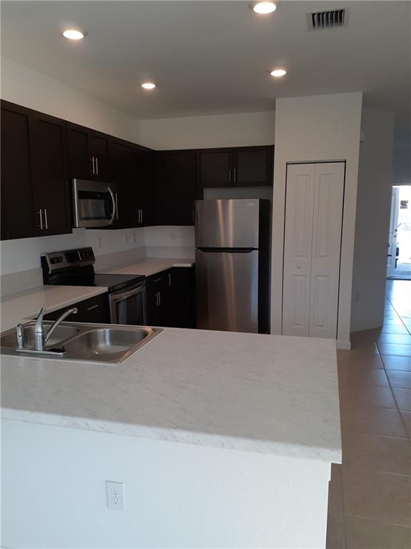 SAVANNAH LANDINGS - Residential